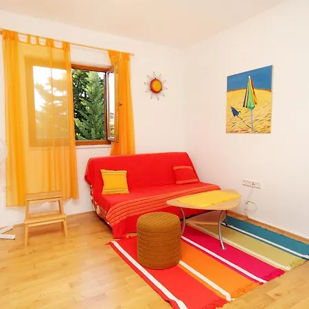 Studio Sabunike 5745a Apartment