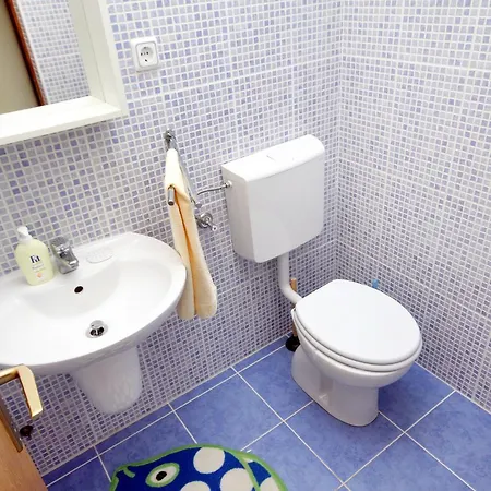 Studio Sabunike 5745a Apartment
